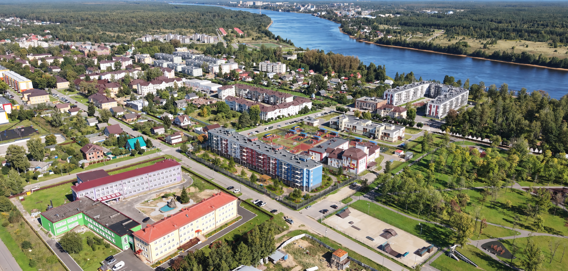 Аэрофото Невской Дубровки: жилой комплекс, парк и Нева